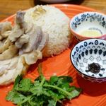 アジアンバル サワディスマイル - 海南チキンライス　910円