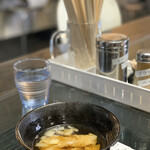 らー麺　Do・Ni・Bo - サービスの肉ワンタンでーす✨✨✨