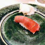 うを徳 - 下田本鮪中トロのにぎり