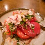 広島風お好み焼　青葉 - トマトのツナサラダ