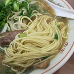 ラーメン酒場 海坊主 - ラーメン（麺はこんな感じ）