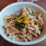 やきとり家 すみれ - 鶏皮ポン酢438円