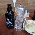 やきとり家 すみれ - ホッピーセット(黒)438円 お通し(塩ダレキャベツ)363円