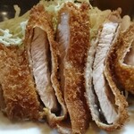 とんかつ店 みのや - ソース掛け前の下準備