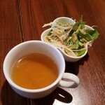 インディアン レストラン アンチャル - サラダ　お茶