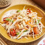 Somtam Thai (spicy green papaya salad)