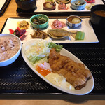 窯焼和牛ステーキの鉄板居酒屋 市場小路 - 