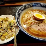 台湾キッチン ユウラ - ランチ(ラーメン＋半チャーハン)