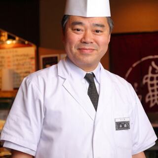 寿司職人ひとすじに磨いた腕を、今日もお客様の笑顔のために奮う