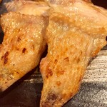 焼鳥 酉たけ - ここの手羽先は大きくないんですが旨さは強いです　脂の旨さを堪能できます