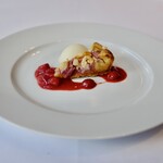 銀座 ハプスブルク・ファイルヒェン - ルヴァーブのトルテ ワイルドベリーのソースと八丈島フルーツレモンのソルベ。