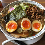 自家製麺 うろた - 正油の魚ソバ 肉増し1100えん 味玉100えん