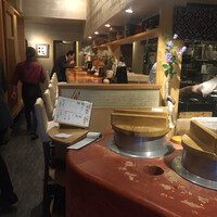 魚感うえさき - カウンター席もええ感じです