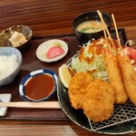 串揚げふじ川 - 海老とコロッケの定食