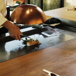 Yasaka - メニューは、旬の食材を用いた「シェフのおまかせコース」のみ。5品、6品、7品と3種のコースをご用意しております。