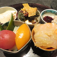 仁修樓 - 彩り前菜盛り合わせ