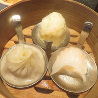 仁修樓 - 和出汁香る小籠包とエビ餃子