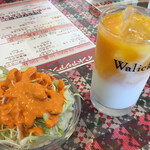 さくら - サラダとマンゴーラッシー