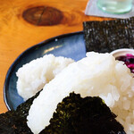 Kissaaru - 塩おむすびでもなく
                      海苔は味海苔ではない