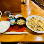 いっぱい茶屋　東宝 - ホルモンうどん定食