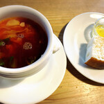 Shizenha Shokudou Teru E Terra - ビーツのスープとパン