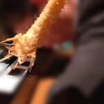 天使の海老の向こうに 泥酔してる客おった‎(⊙ꇴ⊙)