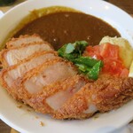 ブラウンオニオンカレーファクトリー - ・「ロースかつカレーA(¥1480)」のアップ。