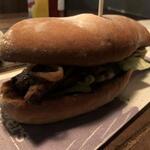 Ribs & Burgers - お肉たっぷりのサンド