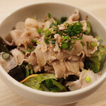 トンテキ食堂8 - 豚しゃぶポン酢(500円)