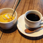 スパイスカフェ - マンゴームースと珈琲