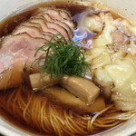 柴崎亭 - 煮干の香りと甘みを味わえる淡麗煮干スープ！！