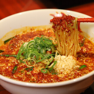 Delicious and spicy garlic Ramen (spicy noodles)