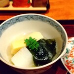 御料理 古川 - 合馬の筍、鳴門のワカメ、春若芋