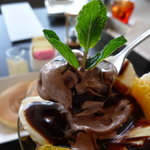 ロイヤルホテル カフェ＆バー リバーサイドテラス - ☆まったりなチョコソースとショコラのジェラートがとろ～りです☆