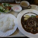 Kapuri su - 手ごねハンバーグ（天童温泉卵付）1000円