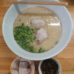 麺謹製3L's - らーめん(ばりかた)、にく、からめのからしたかな