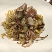 中華寝台 - 炒飯：蛍烏賊 白湯ソースを足して