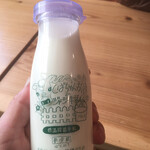  しばちゃんランチマーケット - 瓶牛乳(180円)(2020.03.現在)