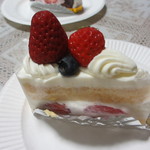 スウィーツショップセレンディピティー - シェフの気まぐれショートケーキ　３７０円