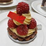 スウィーツショップセレンディピティー - 布引いちごのタルト　４００円