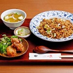 牛肉レタス焼き飯セット
