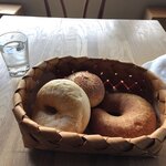 イリス ブレッド&コーヒー - 隣の店のパン