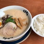 Souhonke Shinatora - とんこつらーめん 680円（ランチ時ご飯サービス）