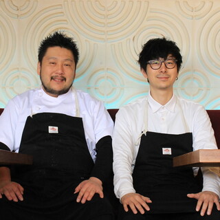 Hospitality by brothers who have mastered their respective fields of chef and service.