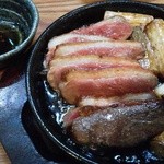 居酒屋 兀突骨 - 鴨ネギ鉄板