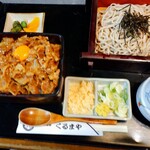 くるまや - 盛り豚重(税込1,380円)