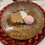 Tore Furu - 紅茶のシフォンケーキと桜のアイスクリーム