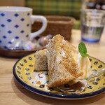 カフェ フレディ - 料理写真:セットのハーフサイズデザートとドリンク