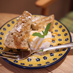カフェ フレディ - 料理写真:紅茶シフォンケーキ ハーフ