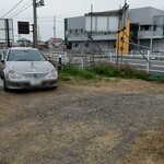 パブリック - 現在、店の駐車場は狭めですが、満車時は店員さんに言えば、他の駐車場に案内してくれます。